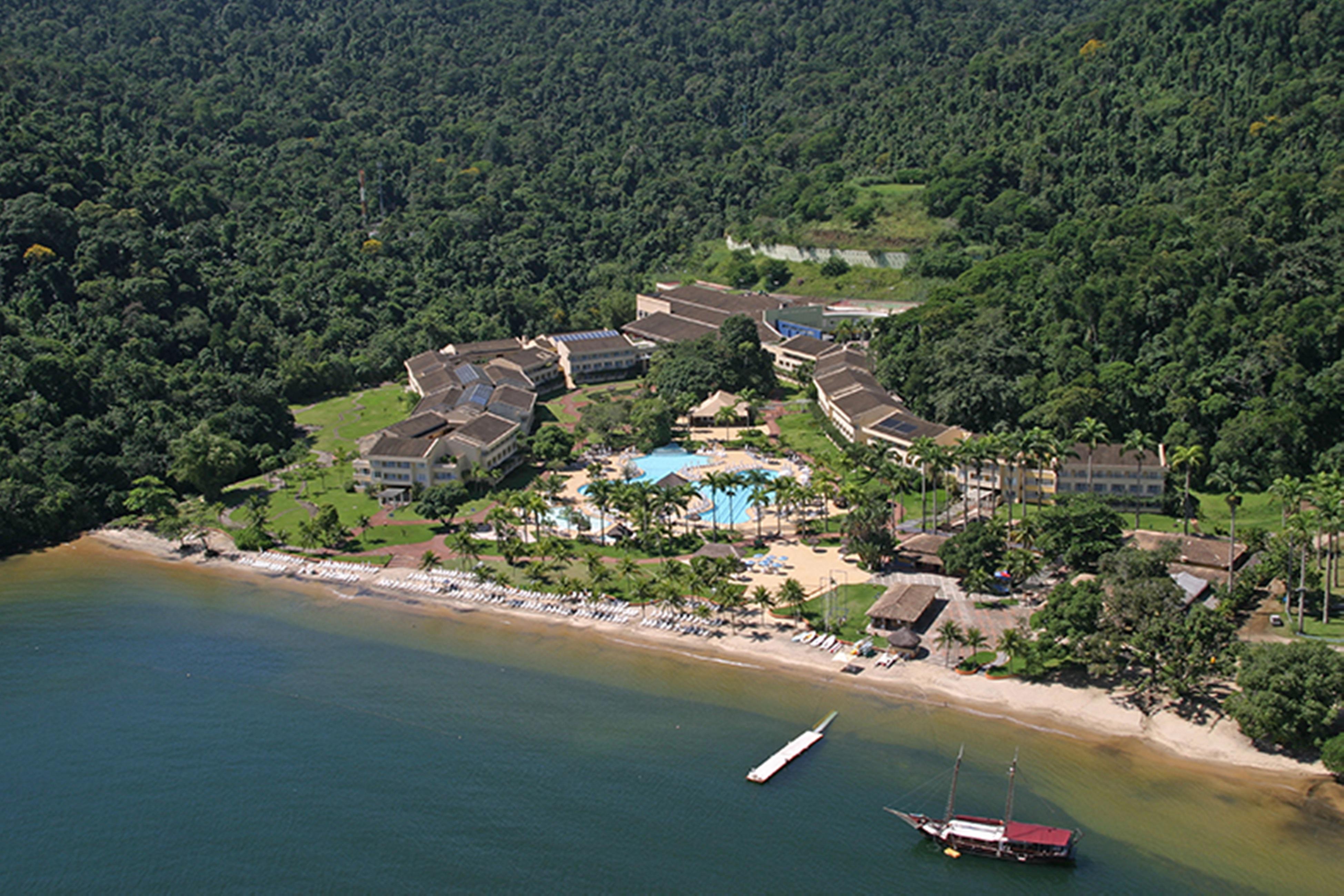 Vila Gale Eco Resort Angra Ангра дос Рейс Екстериор снимка Aerial view of the resort