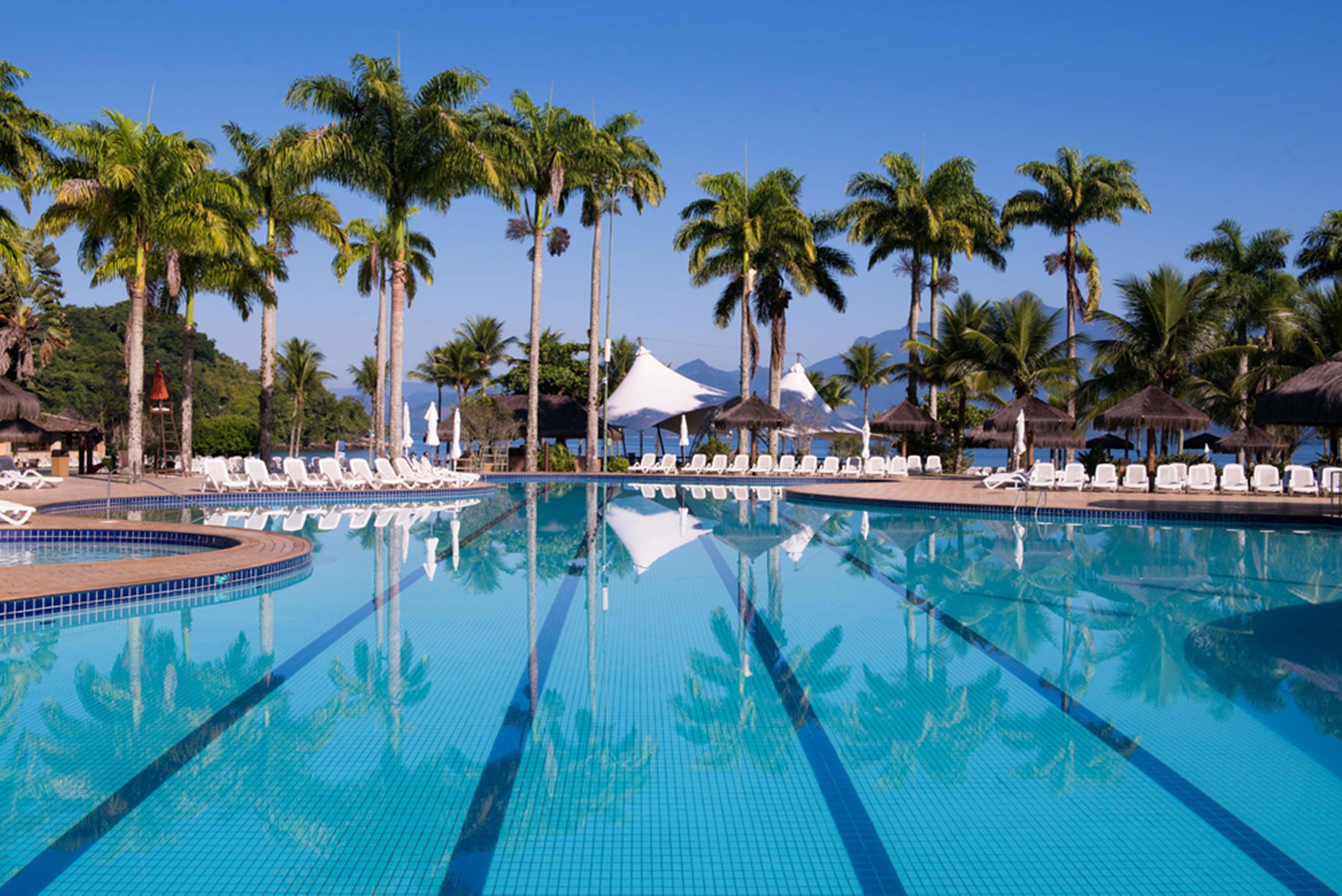 Vila Gale Eco Resort Angra Ангра дос Рейс Екстериор снимка The swimming pool at the Sheraton Nha Trang Hotel & Spa Resort